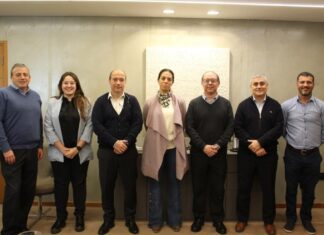 Reunión Facultad de Ciencias Económicas y EDET S.A.